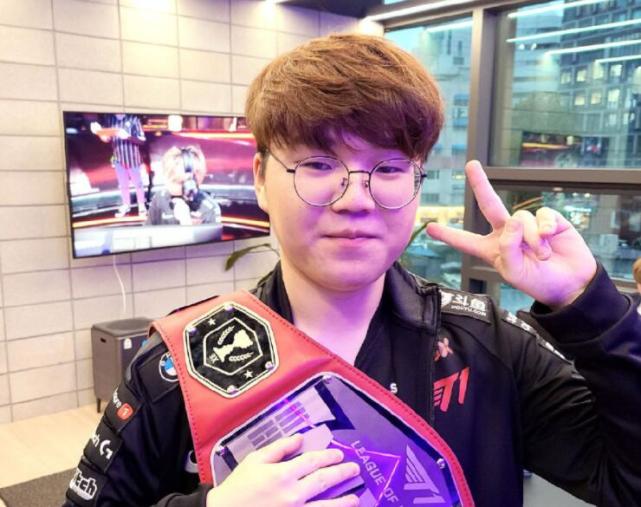 她这样的年 她这样的年